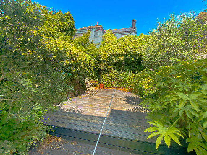 2 Bedroom Maisonette For Sale In Bonchurch Road, Brighton, BN2