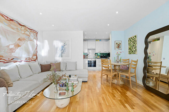 2 Bedroom Apartment For Sale In Giles Court, London, E2