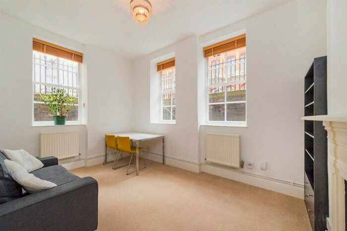 1 Bedroom Flat To Rent In Chenies Street, Bloomsbury, WC1E