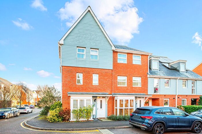 4 Bedroom Semi-detached House For Sale In Burrage Road, Redhill, RH1