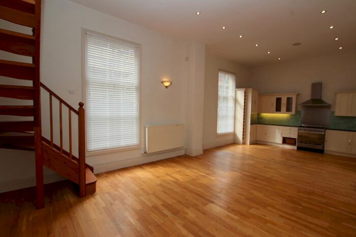 2 Bedroom Flat To Rent In Clinton Terrace, Derby Road, Nottingham, NG7