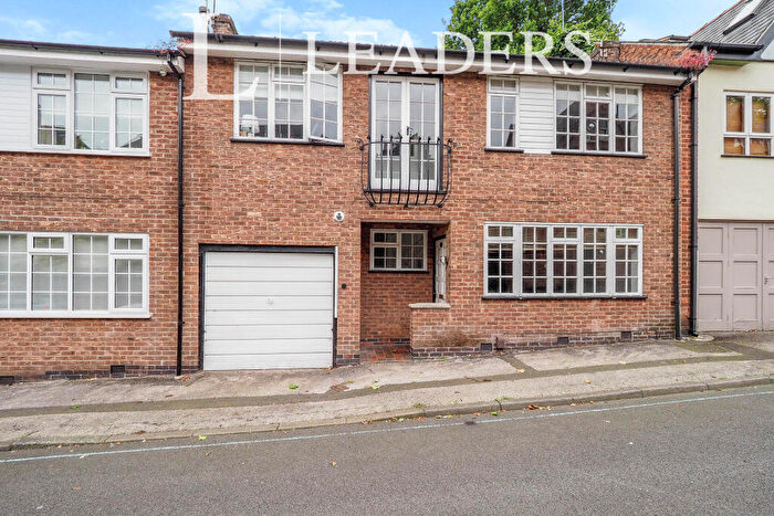 2 Bedroom Town House To Rent In Castle Mews, NG7