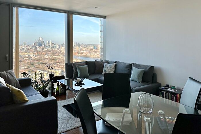 1 Bedroom Apartment To Rent In Landmark East Tower, Marsh Wall, E14