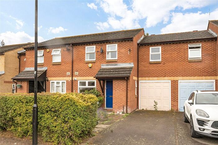 4 Bedroom Terraced House For Sale In Grayling Close, London, E16
