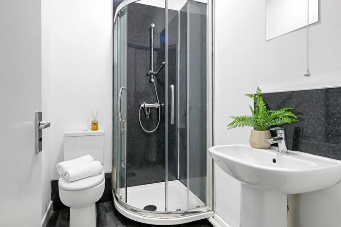 10 Bedroom Flat To Rent In Burns Street, Arboretum, Nottingham, NG7