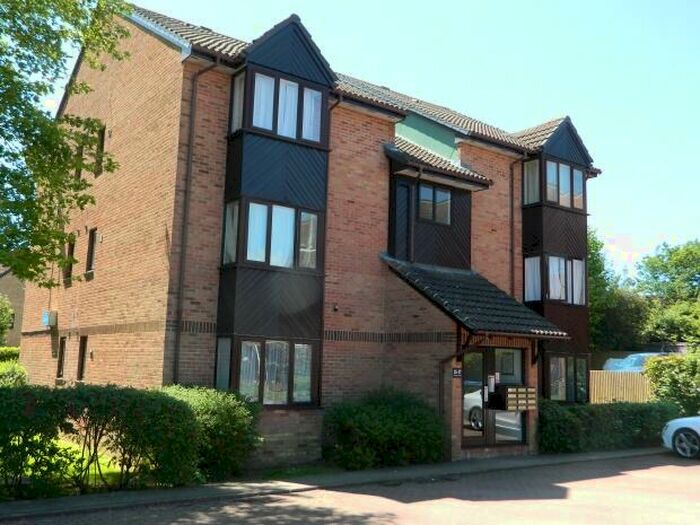 Studio To Rent In Manorfields, RH13