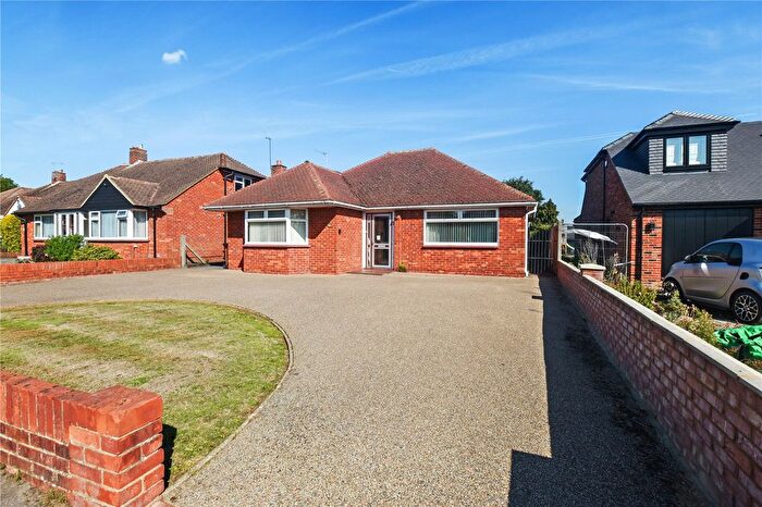 2 Bedroom Bungalow For Sale In Dene Close, Dartford, Kent, DA2