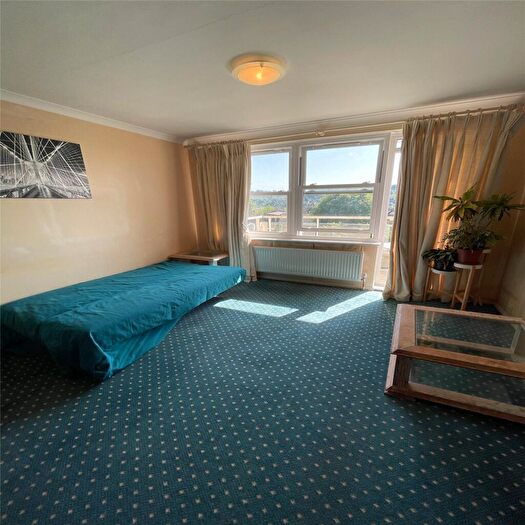 2 Bedroom Apartment To Rent In St. Patricks Court, Bath, BA2