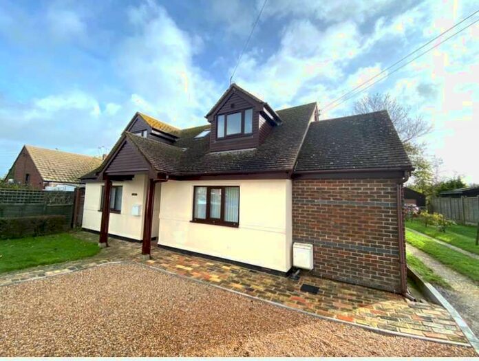 3 Bedroom Detached House To Rent In Belcaire Close, Hythe, CT21