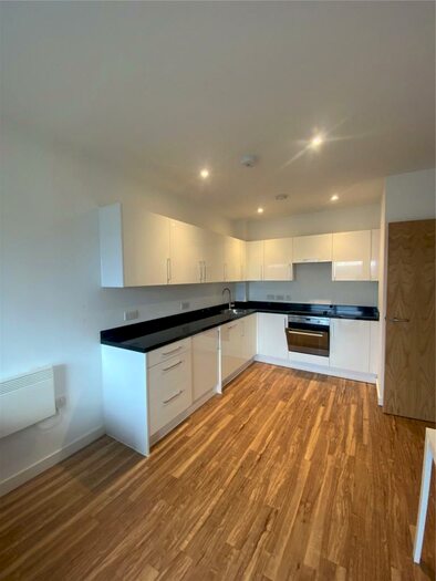 1 Bedroom Flat To Rent In Aire, Cross Green Lane, LS9
