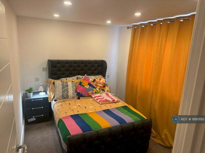 1 Bedroom Flat To Rent In Dursley Road, London, SE3