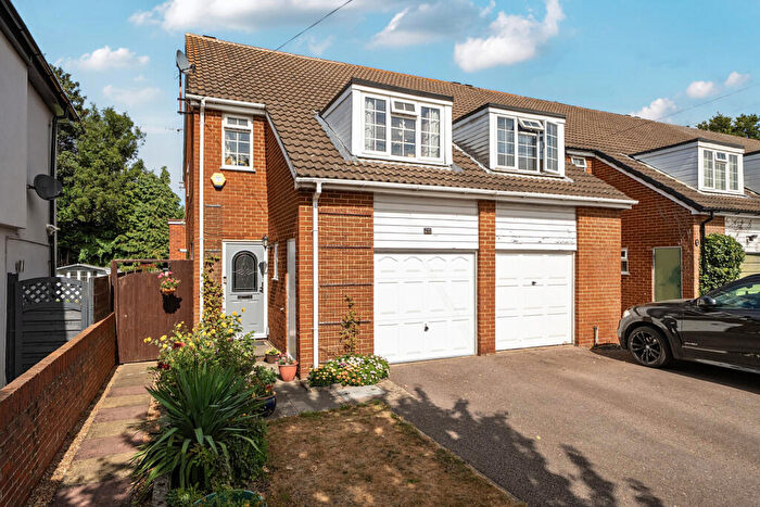 4 Bedroom End Of Terrace House For Sale In Rosecroft Close, Orpington, BR5