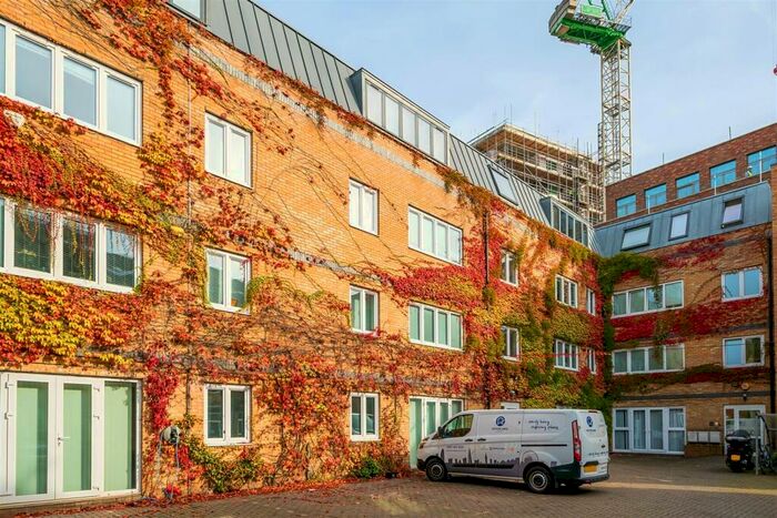 2 Bedroom Flat To Rent In A Maygrove Road, London, NW6
