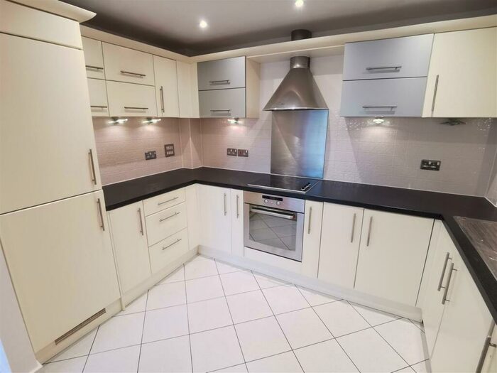 1 Bedroom Apartment To Rent In Somerhill Avenue, Hove, BN3