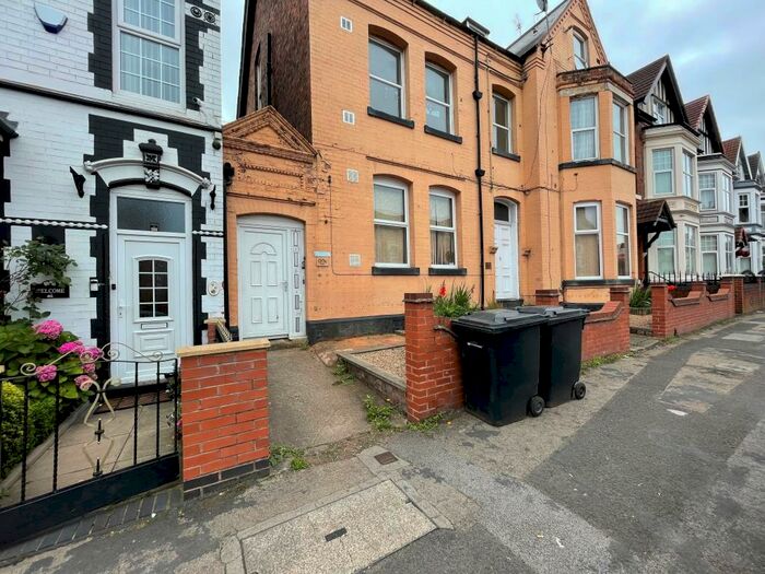 2 Bedroom Apartment To Rent In City Road, Birmingham, B16