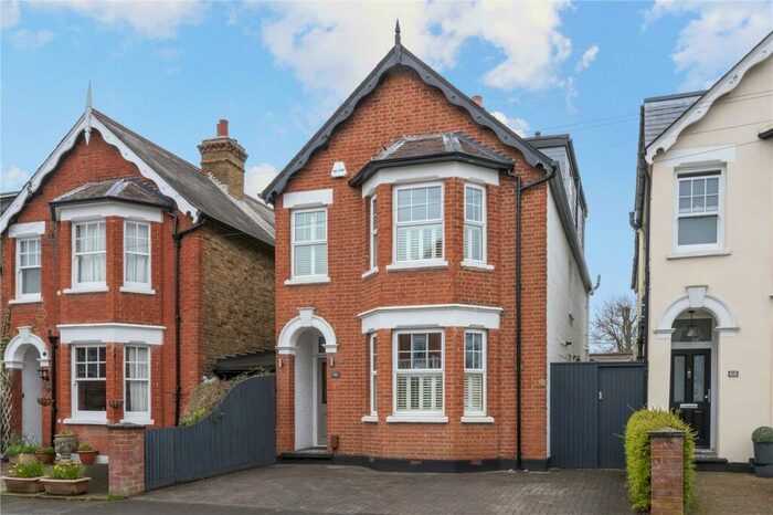 4 Bedroom Detached House To Rent In Kings Road, Walton-on-Thames, Surrey, KT12