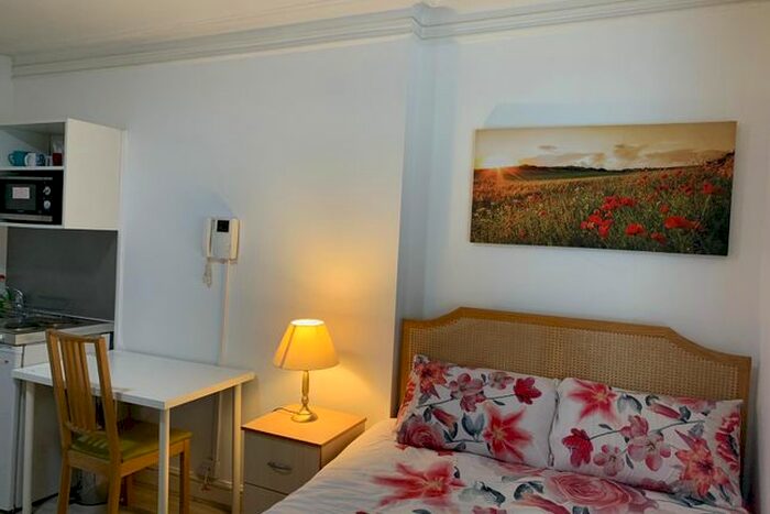 Studio To Rent In Cromwell Road, London, SW7