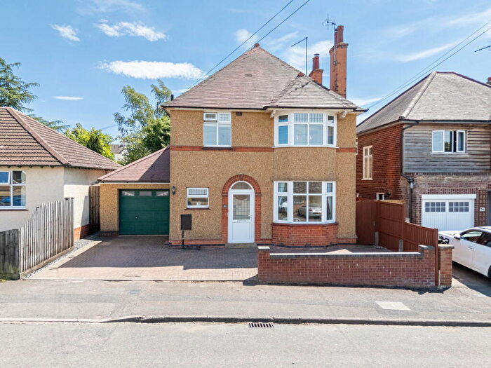 3 Bedroom Detached House For Sale In Beatrice Road, Kettering, NN16
