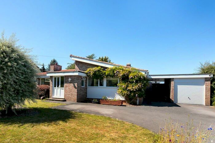 4 Bedroom Detached Bungalow For Sale In Bath Road, Langford, Bristol, BS40