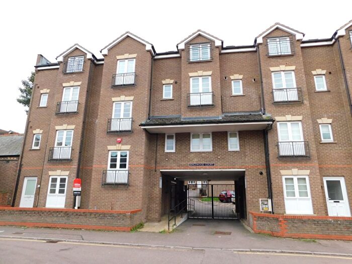 2 Bedroom Flat To Rent In Grove Road, Luton, LU1