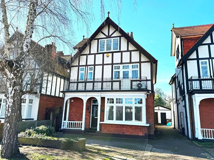 4 Bedroom Detached House For Sale In Glebe Road, Staines-Upon-Thames, Surrey, TW18