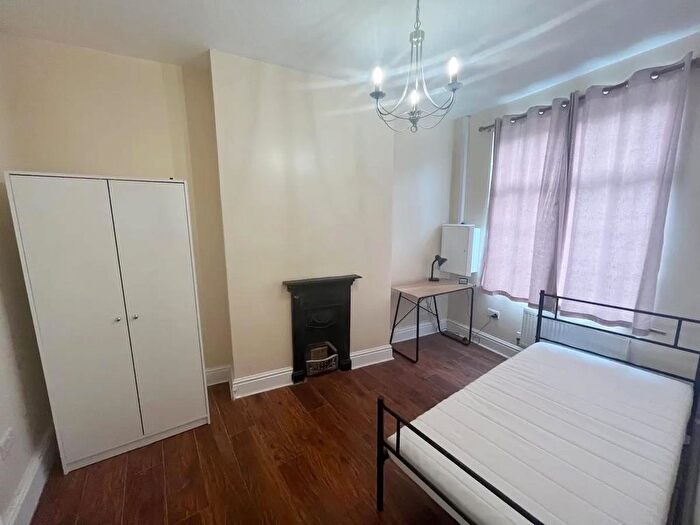 3 Bedroom End Of Terrace House To Rent In Marlborough Road, Coventry, CV2