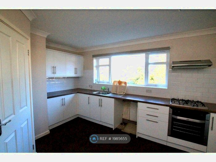 2 Bedroom Flat To Rent In Hollington Court, St. Leonards-On-Sea, TN38