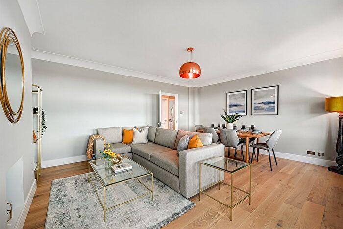 2 Bedroom Flat To Rent In Kensington High Street, London, W8