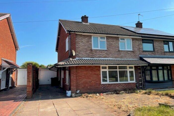 3 Bedroom Property To Rent In Oaken Drive, Willenhall, WV12