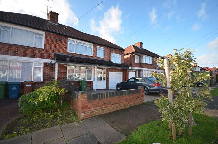 4 Bedroom House To Rent In Wetheral Drive, Stanmore, HA7