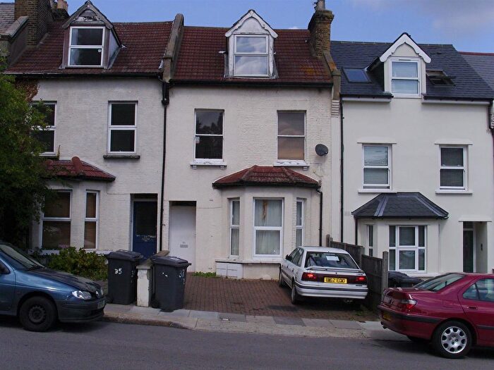 2 Bedroom Flat To Rent In Victoria Road, Hendon, NW4