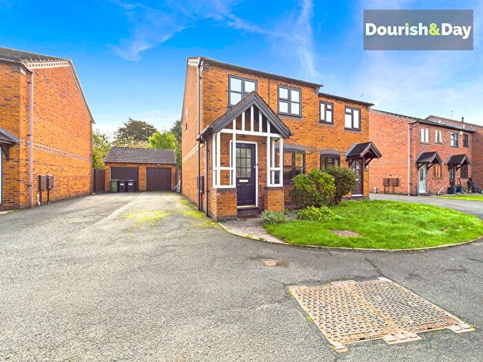 3 Bedroom Semi-detached House For Sale In Ridings Close, Market Drayton, TF9