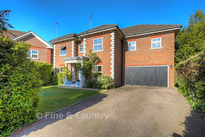 5 Bedroom Detached House For Sale In Pond Field End, Loughton, Essex, IG10