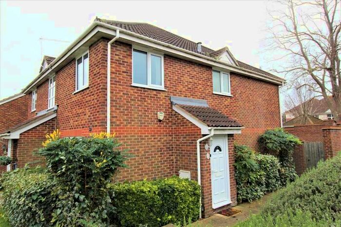 1 Bedroom Apartment To Rent In Canterbury Place, Rectory Road, Grays, RM17