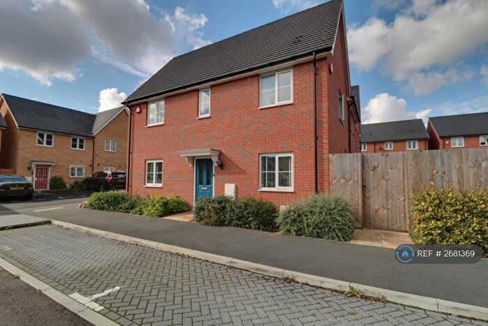 3 Bedroom Semi-Detached House To Rent In Collerne Street, Romford, RM3