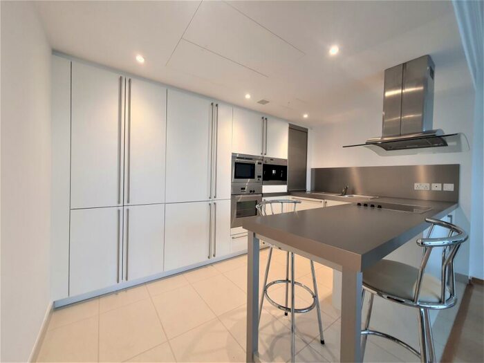 1 Bedroom Flat To Rent In Hertsmere Road, Canary Wharf, London, E14