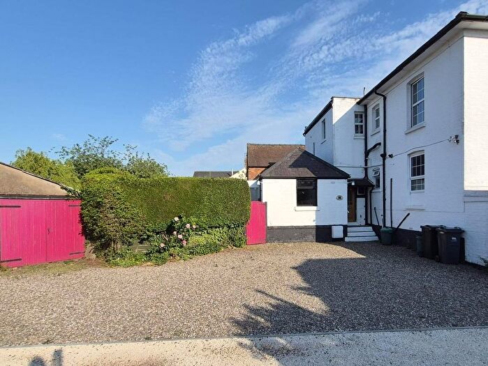 2 Bedroom Flat For Sale In Ripple Lodge, Malvern, WR14