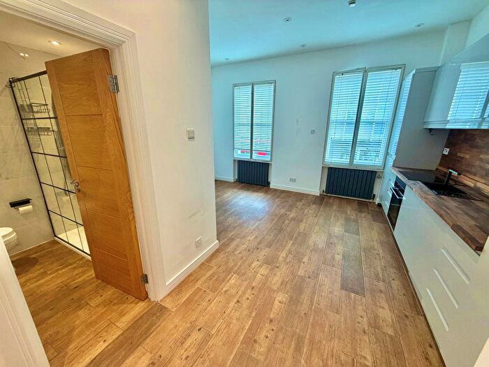 1 Bedroom Flat To Rent In , Gray's Inn Road, WC1X