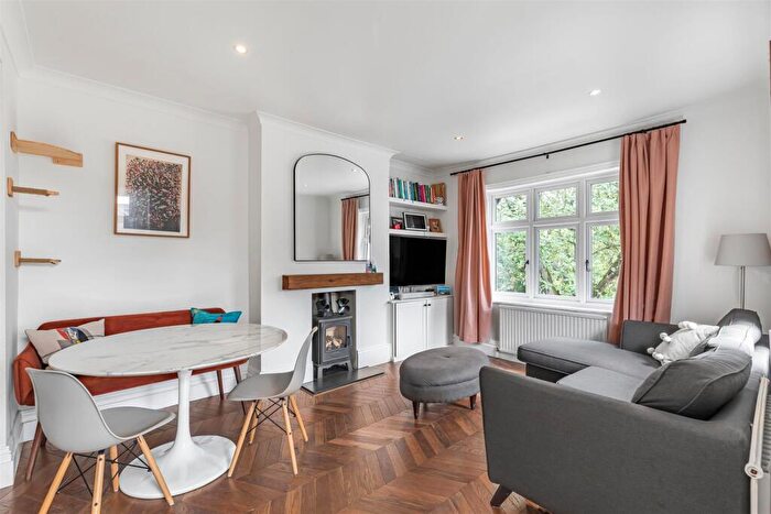2 Bedroom Flat To Rent In Vernon Road, East Sheen, SW14