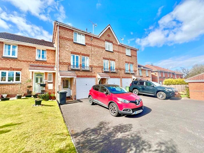 3 Bedroom House To Rent In Lovage Road, Whiteley, Fareham, Hampshire, PO15