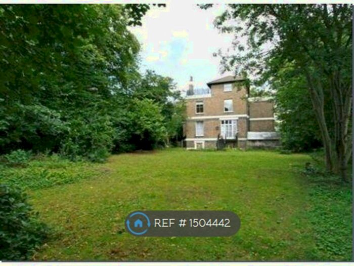 3 Bedroom Flat To Rent In Trinity Crescent, London, SW17