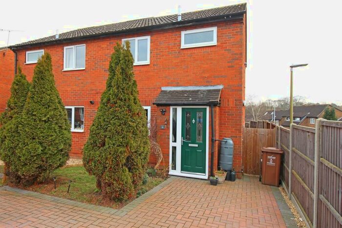 2 Bedroom Semi-Detached House To Rent In Sheepcroft Hill, Stevenage, SG2