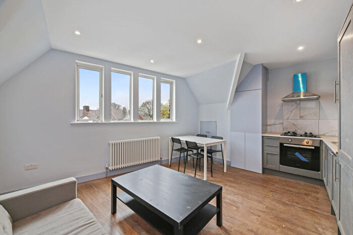 2 Bedroom Flat To Rent In White Horse Hill, Chislehurst, BR7