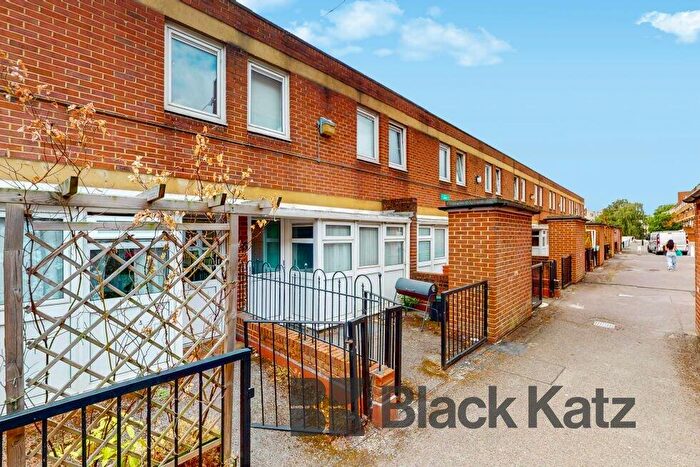 3 Bedroom Flat To Rent In Netherwood Street, West Hampstead (Inclusive Of Gas), NW6