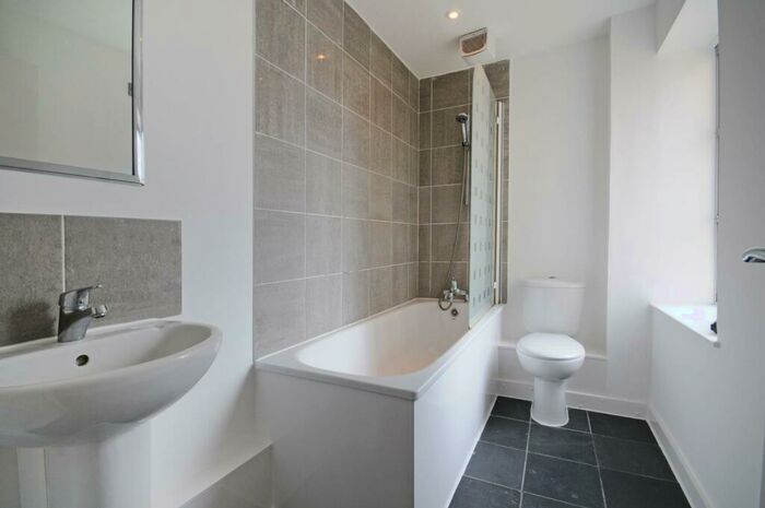 1 Bedroom Flat To Rent In Pump House Close, Canada Water, London, SE16