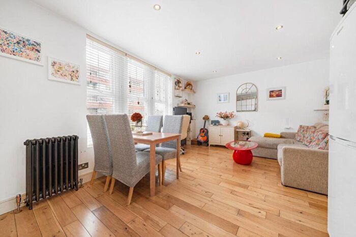 1 Bedroom Flat For Sale In Balham Hill, SW12