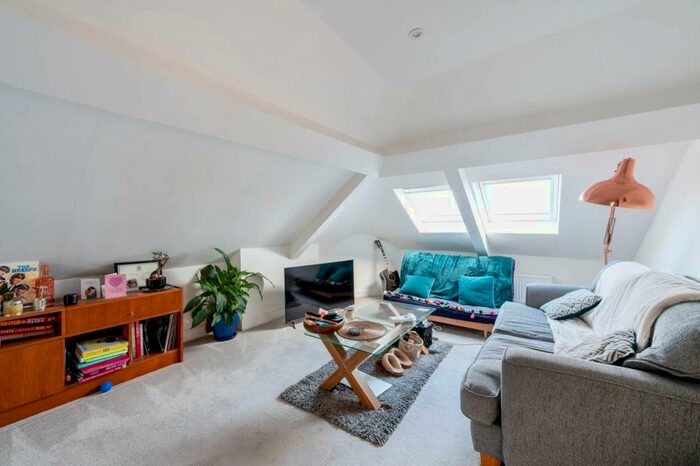 1 Bedroom Flat To Rent In Auckland Hill, West Norwood, London, SE27