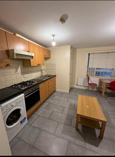 3 Bedroom Flat To Rent In Clarendon Road, Leeds, LS2