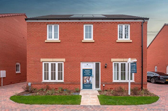 4 Bedroom Detached House For Sale In Desborough Road, Rothwell, Kettering, NN14