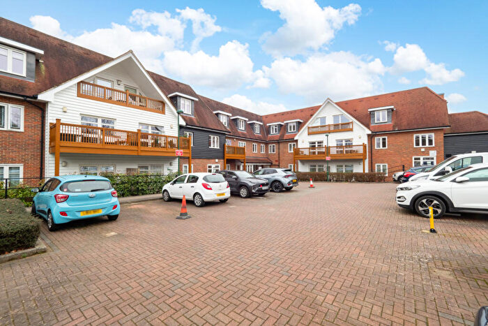1 Bedroom Apartment For Sale In Mickleham Gardens, Sutton, SM3